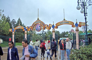 paris_Entrance_of_Disneyland